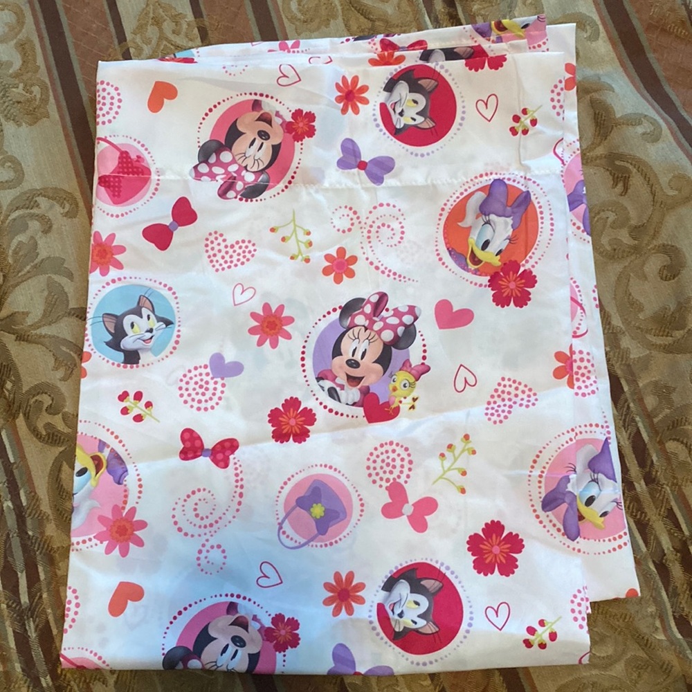 Disney flat top sheet for crib  100% polyester 45in by 60 in (114cm by 152 cm)